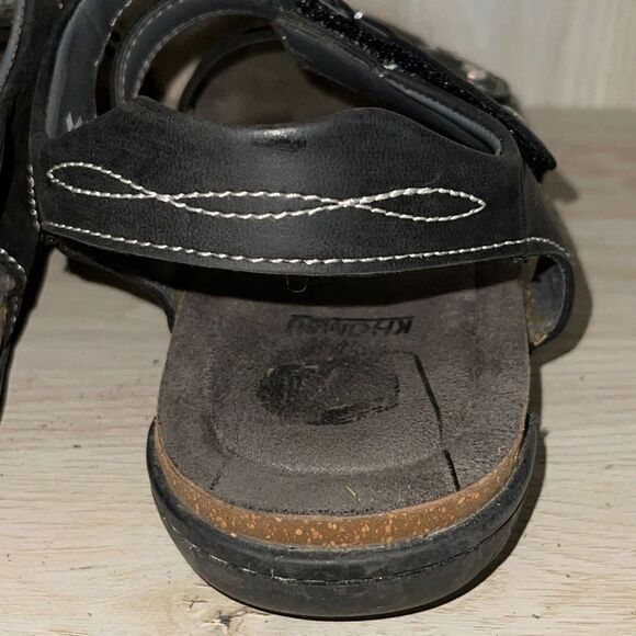 Khombu Women's Ava Sport Outdoor Sandals Cushion Ankle Strap Black Size 8 - Picture 4 of 7